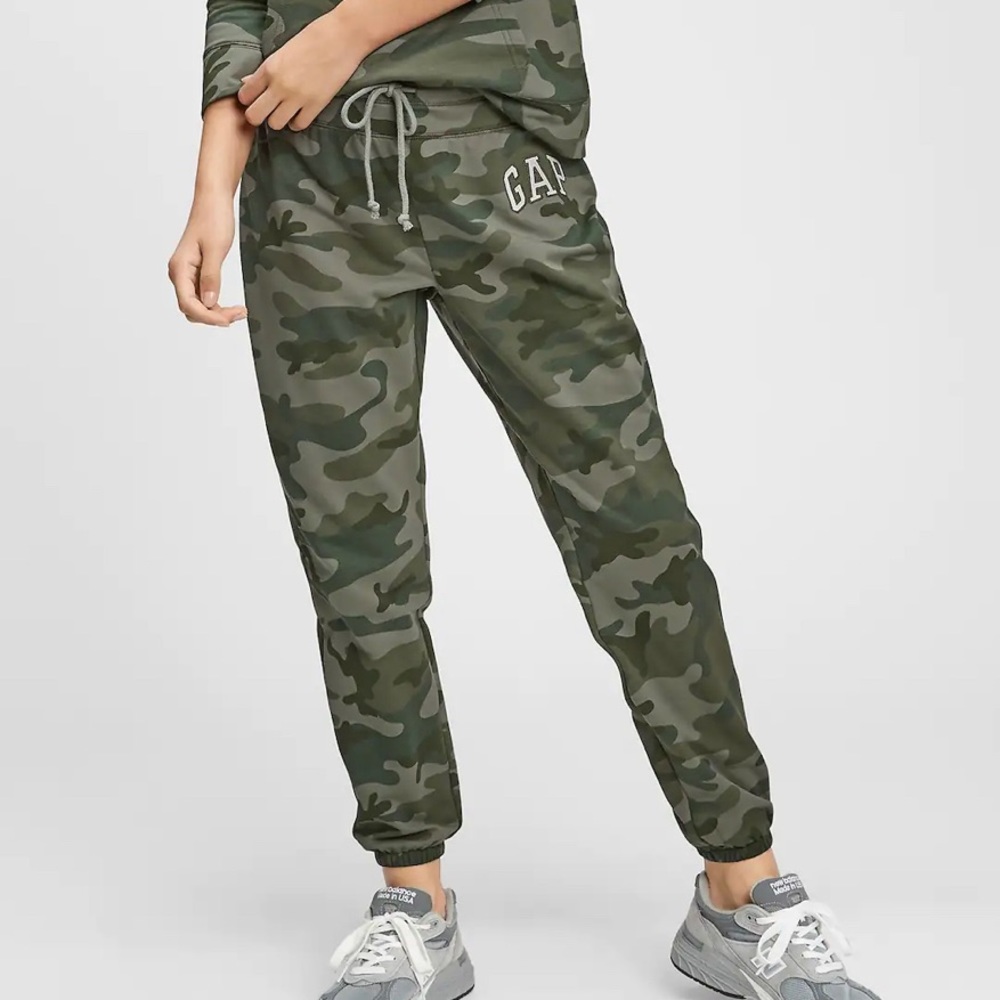 Gap Logo Joggers in Camouflage